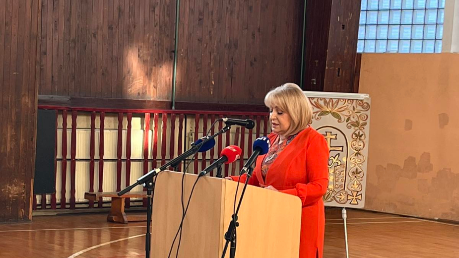 Ministarka prosvete čestitala učenicima i zaposlenima u obrazovanju školsku slavu Svetog Savu 1