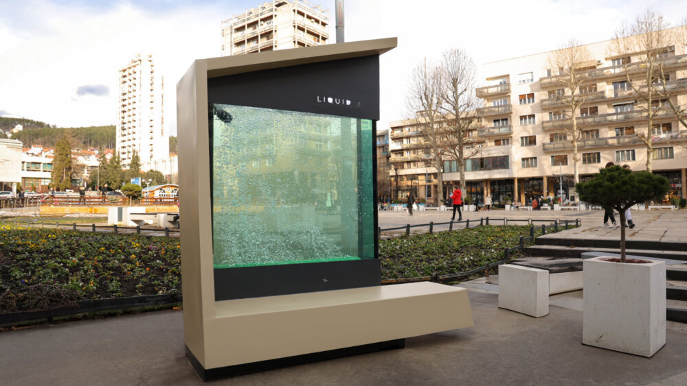 NLB Komercijalna banka donirala inovativan domaći patent: "Tečno drveće" stiglo u Beograd i Užice 2