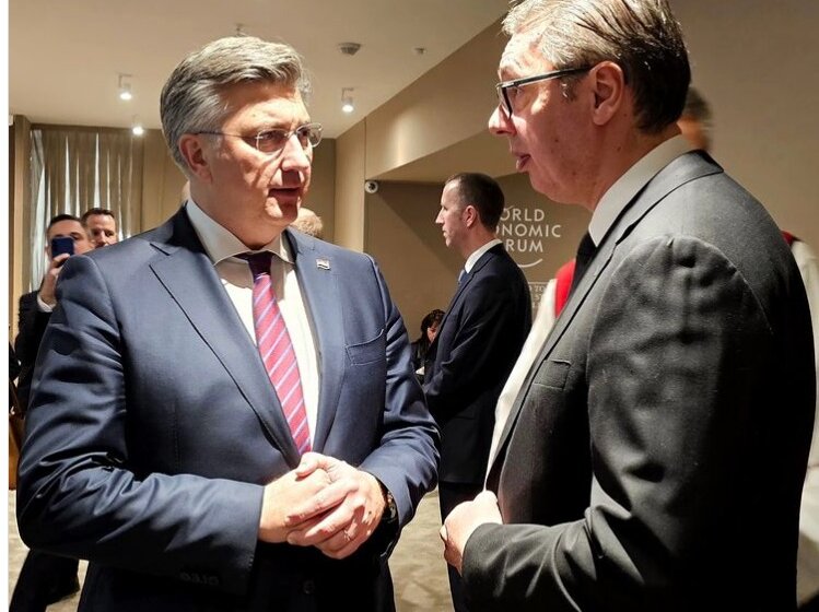 Vučić sa Plenkovićem u Davosu: "Naši odnosi moraju i mogu biti bolji u budućnosti" 1