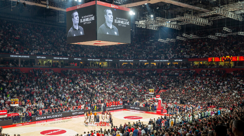 Crvena zvezda i Baskonija se oprostili od Dejana Milojevića minutom ćutanja: Nikada tiša “Arena” pred početak utakmice Evrolige (VIDEO) 1