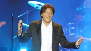 Mediji: Bačena bomba na kuću Zdravka Čolića 2