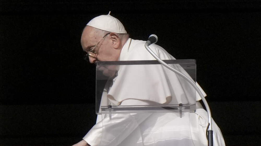 Papa Franja osudio nasilje nad ženama: Ko god njima naudi vređa i Boga 1
