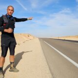 Zašto poznati maratonci prozivaju sportistu koji je trčao humanitarni maraton kroz pustinju Maroka za lečenje dečaka iz Niša? 7
