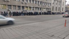 foto, podela vaucera 1, foto citalac danasa "Kilometarski" redovi ispred pošta u Nišu: Vaučeri za odmor planuli za par sati 3