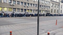 foto, podela vaucera 3, foto citalac danasa "Kilometarski" redovi ispred pošta u Nišu: Vaučeri za odmor planuli za par sati 5
