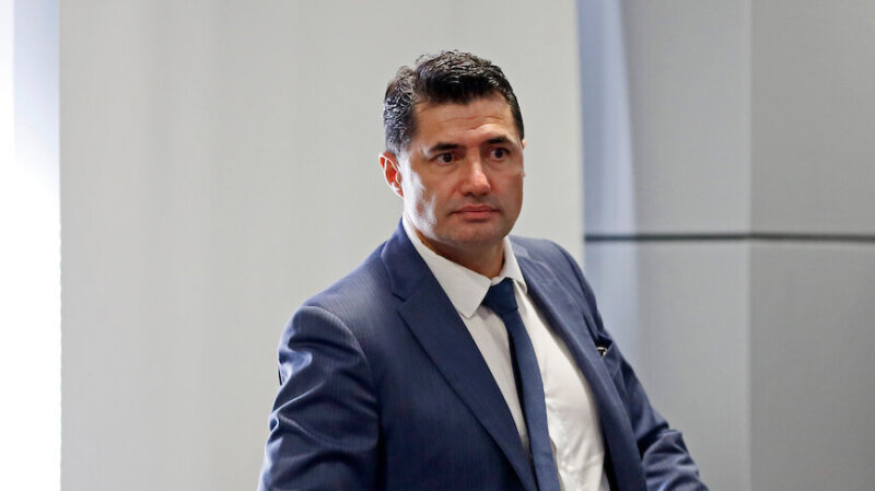 "Po propisima FIFA Zvezda nije dužna da plaća Bahara dok je izraelski trener bez kluba": Šta ljutica Barak može da očekuje iz Ljutice Bogdana? 2 "Po propisima FIFA Zvezda nije dužna da plaća Bahara dok je izraelski trener bez kluba": Šta ljutica Barak može da očekuje iz Ljutice Bogdana? 2