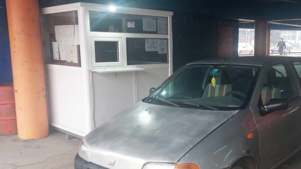 “Totalna glupost, ali kada pogledate ko vodi grad i ovo je dobro”: Problemi građana sa naplatom u Javnoj garaži u Zaječaru 2