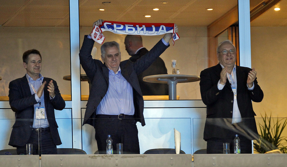 Igre Vučićeve III olimpijade: Kako se predsednik Srbije i kroz olimpijske igre drži gesla "brže, više, jače" u samopromociji, gađajući sentiment sportskog rodoljublja? 2