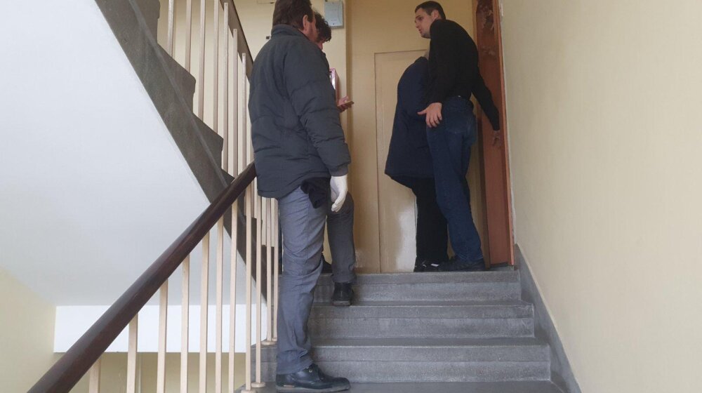 Porodici iz Gadžinog Hana sa sedmoro dece izvršitelji prete popisom stvari zbog duga za struju 1