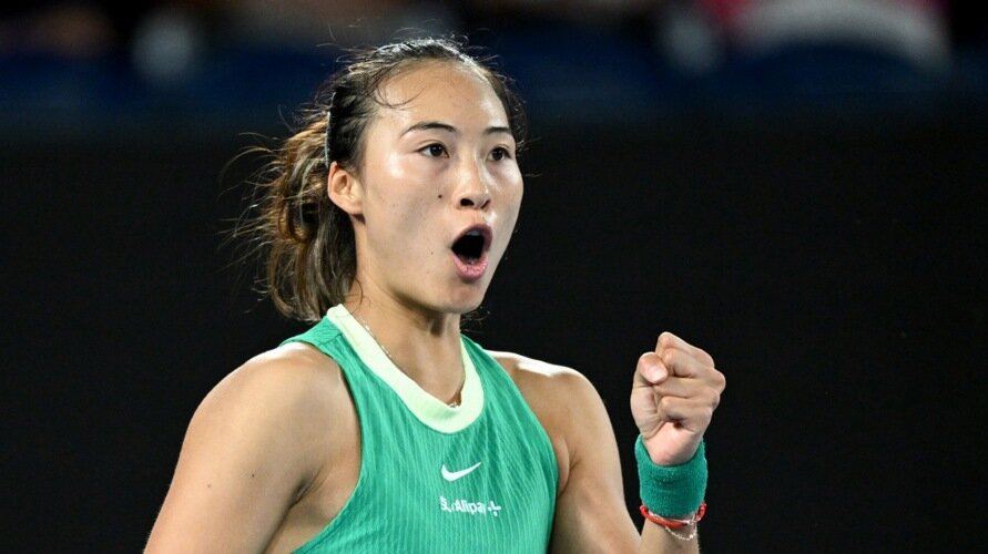 Arina Sabalenka bez izgubljenog seta do finala, za odbranu trofeja protiv Kineskinje Kinven Ženg 2 Arina Sabalenka bez izgubljenog seta do finala, za odbranu trofeja protiv Kineskinje Kinven Ženg 2