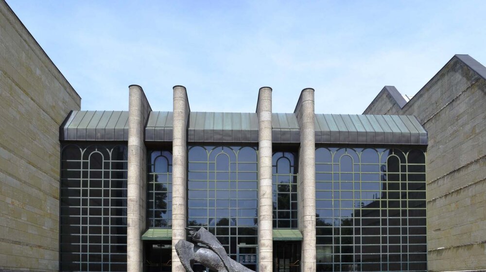 Rekonstruisana Nova Pinakoteka biće otvorena 2029: Program izložbi 2024/25. Bavarskih državnih zbirki 1 Neue_Pinakothek,_entrance