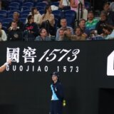 Đoković hteo da s reči pređe na dela: Poziv neprimerenom gledaocu da "siđe dole" (VIDEO) 6