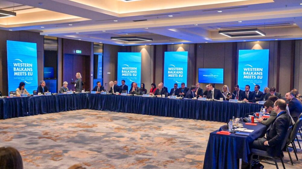 O čemu je govorio Aljbin Kurti u Skoplju? 1