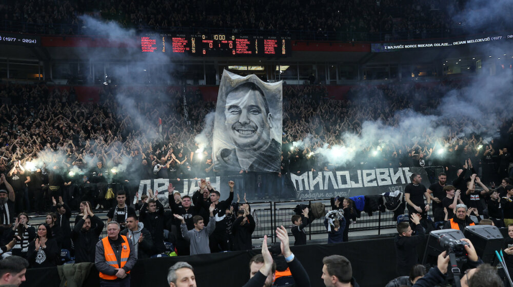 Višeminutni aplauz i skandiranje za Dejana Milojevića: Navijači Partizana se oprostili od legende kluba 1