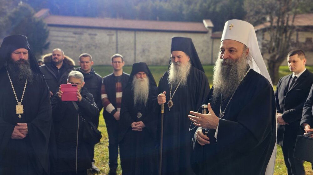 Ne brani se ni mir ni Kosovo na Jutjubu i Tviteru: Šta je patrijarh Porfirije poručio u Dečanima 1