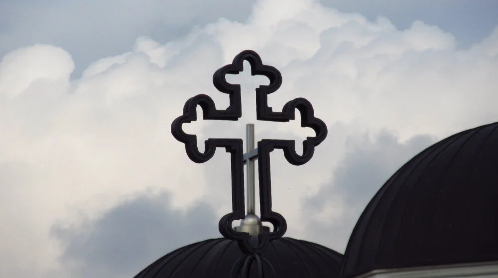 Sa krova crkve u Baluzi kod Čačka ukradeni bakarni delovi 1