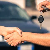 Koliko je prosečnih plata potrebno da se kupi nov automobil u Srbiji? 9