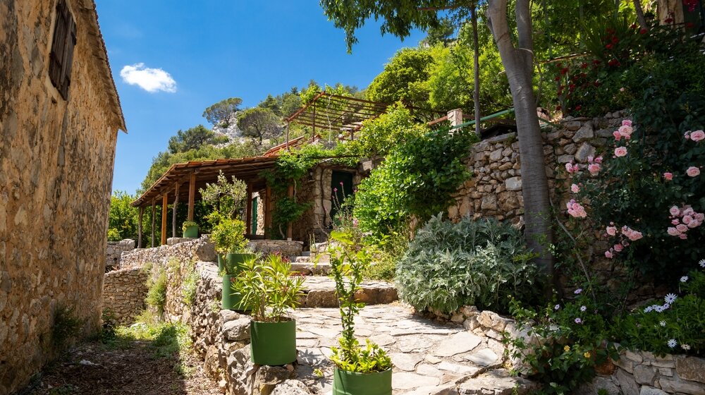 Selo bez stanovnika iz našeg komšiluka o kom piše Njujork Tajms: Ljudi iz čitavog sveta dolaze ovde na jagnjetinu 1