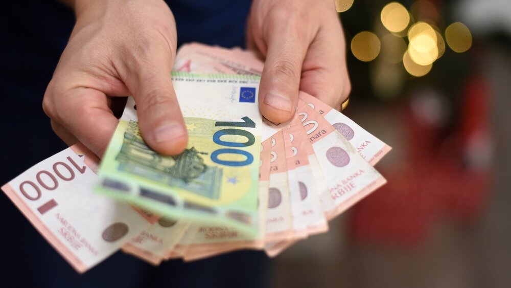 Gde su bile najviše, a gde najniže plate u decembru: U ovim sektorima prosečna zarada je veća od 200.000 dinara 2