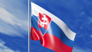 Zbog otkrića bombe zaostale iz Drugog svetskog rata u glavnom gradu Slovačke Bratislavi, tokom građevinskih radova, danas je evakuisano nekoliko blokova u centru, uključujući i glavni most preko Dunava.