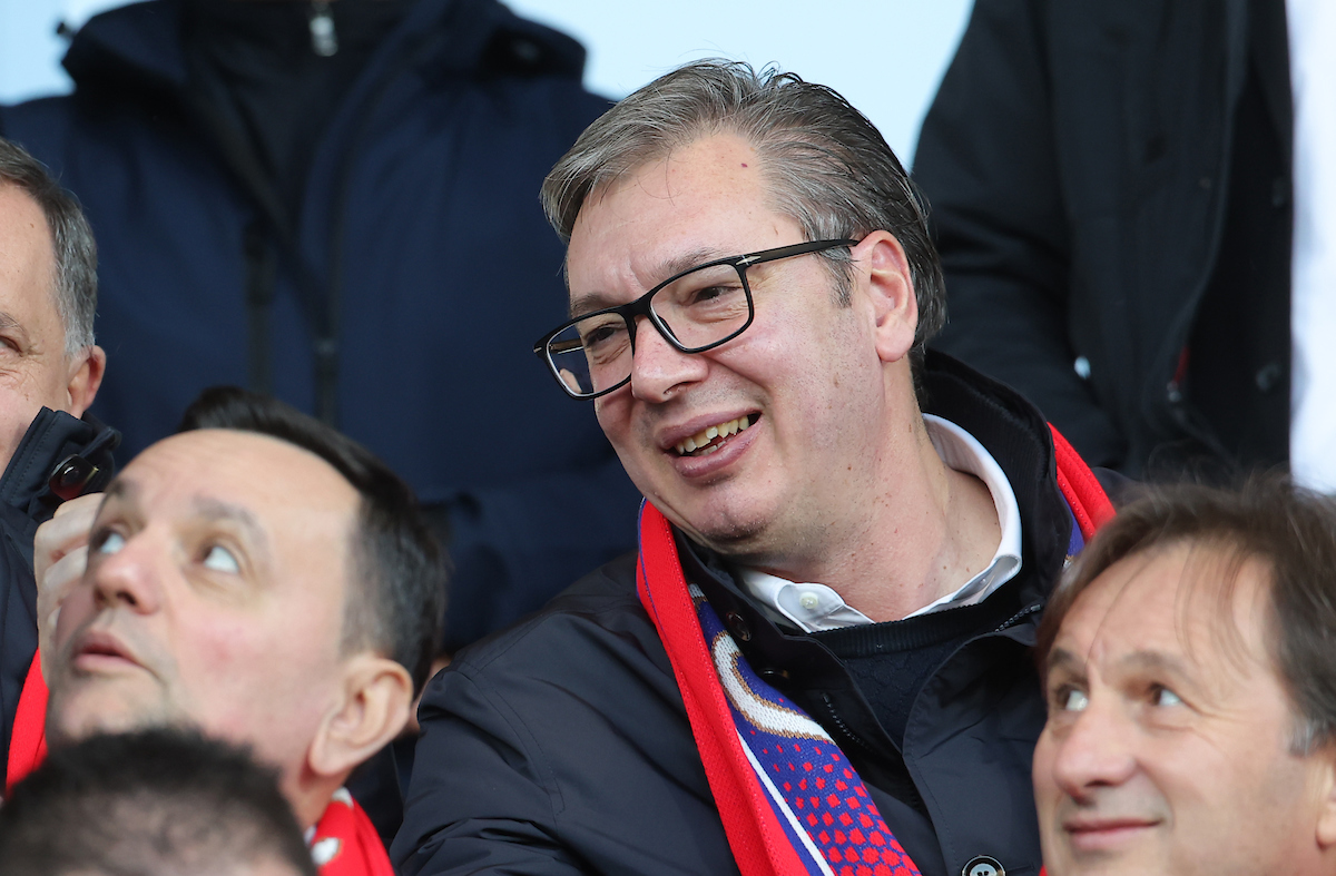 Igre Vučićeve III olimpijade: Kako se predsednik Srbije i kroz olimpijske igre drži gesla "brže, više, jače" u samopromociji, gađajući sentiment sportskog rodoljublja? 3