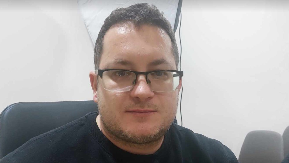 Promenjena firma koja očitava struju, nova kasni sa smanjenim platama, a knjižice ne overava: Čitači struje za Danas o problemima s novim poslodavcem 2