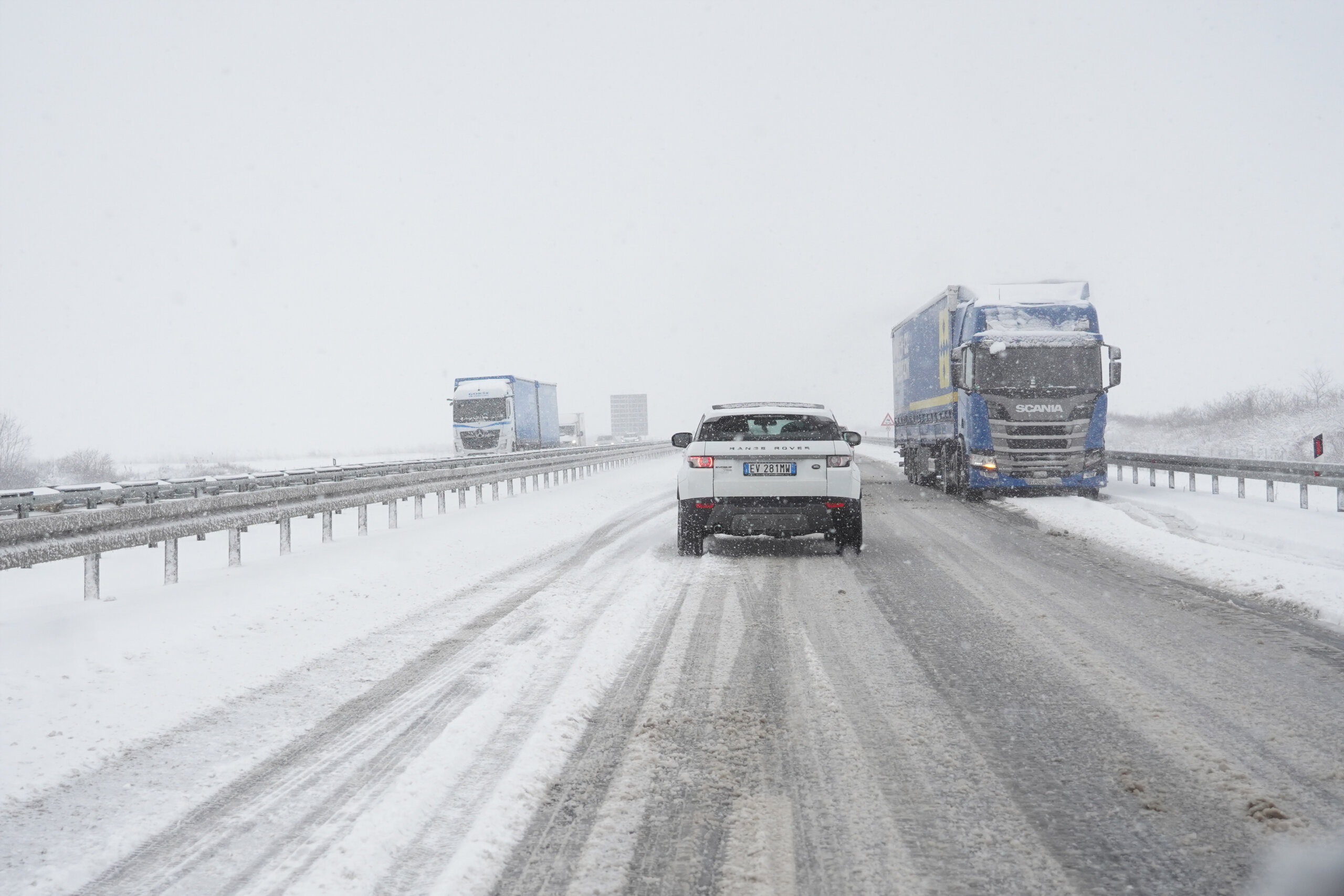 Saobraćajne nesreće usled neočišćenog kolovoza: Koga je i zašto iznenadio sneg u januaru? 3