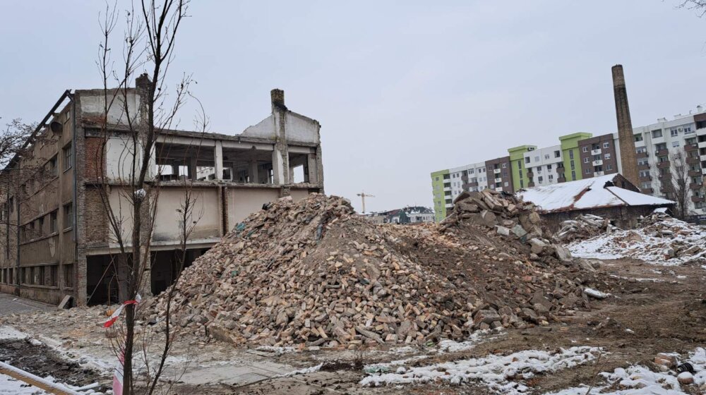 Gradnja na Podbari: Ruši se zgrada nekadašnjeg "Elektroporcelana", Novi Sad na vodi prostiraće se na više manjih mesta 1