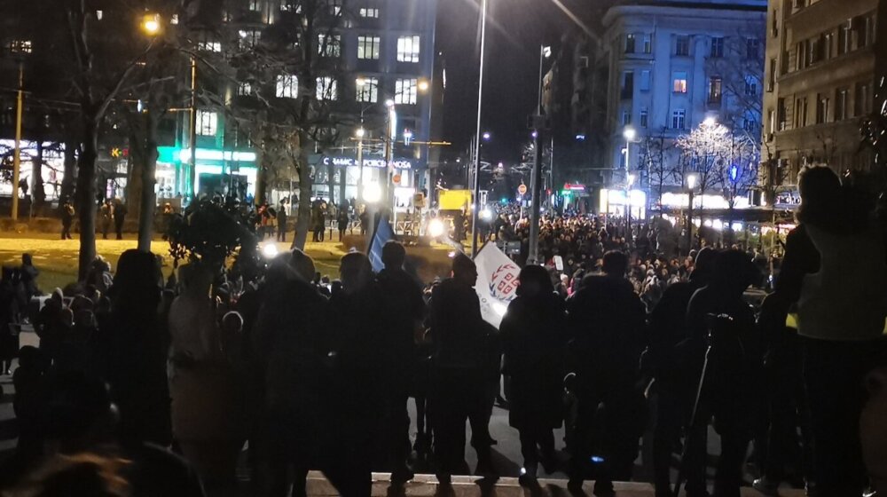 Kako su u fotografijama izgledali jučerašnji protesti? (FOTO) 1