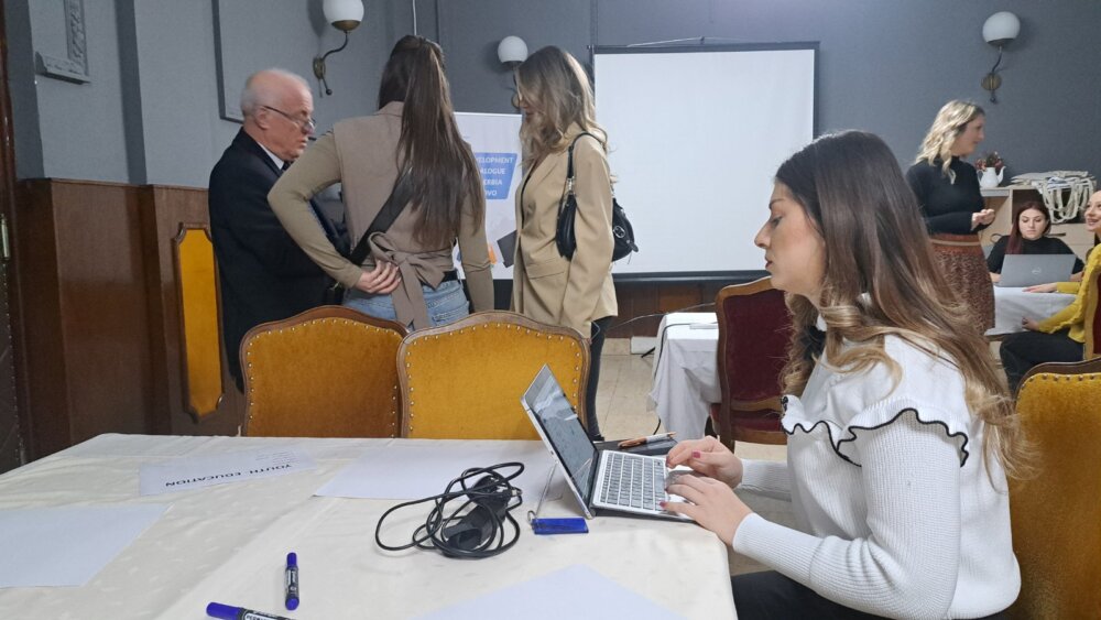 Nevladine organizacije iz Srbije i sa Kosova u Novom Sadu: Radiće na zajedničkim projektima iz četiri različite oblasti 2 Nevladine organizacije iz Srbije i sa Kosova u Novom Sadu: Radiće na zajedničkim projektima iz četiri različite oblasti 2