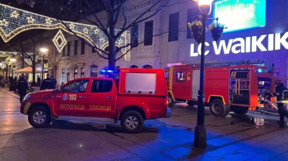 Lokalizovan požar u Knez Mihailovoj, nema povređenih (VIDEO) 1