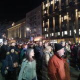 AP o večerašnjim protestima u Beogradu: Demonstranti ispred najvišeg suda Srbije zahtevali da se ponište sporni izbori 5