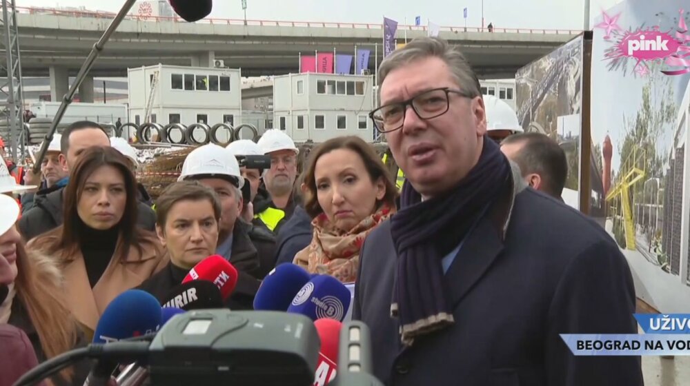 Vučić u Ložionici: Samo rad i pritisak pomažu, primiću Maricu Mihajlović u Predsedništvu 1