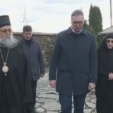 Vučić obilazi manastir u selu Lepčince kod Vranja, regionalni mediji javljaju da neće posetiti školu u Lučanima 6