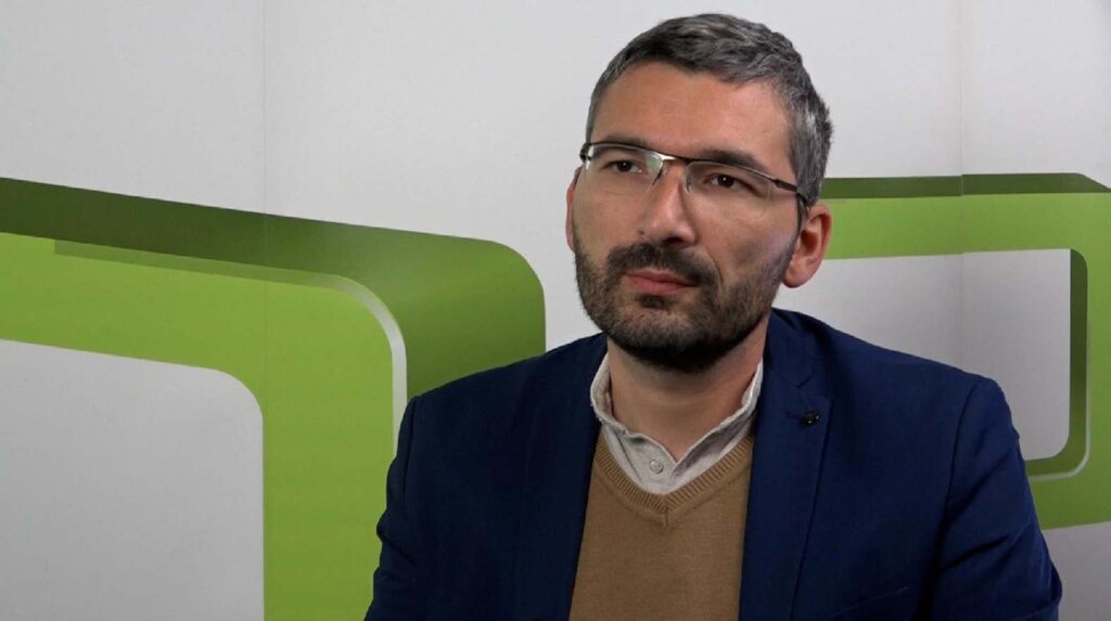 Da li su navodi o sastancima vlasti sa Kvintom i OEBS-om znak da će izbori biti održani uskoro? 2 Da li su navodi o sastancima vlasti sa Kvintom i OEBS-om znak da će izbori biti održani uskoro? 2