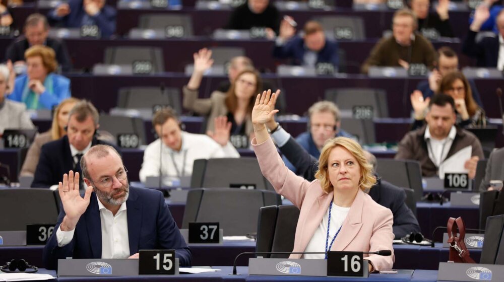 Nakon usvajanja Rezolucije EP: Kako su mediji izveštavali o Vučiću, EU i Rusiji 1