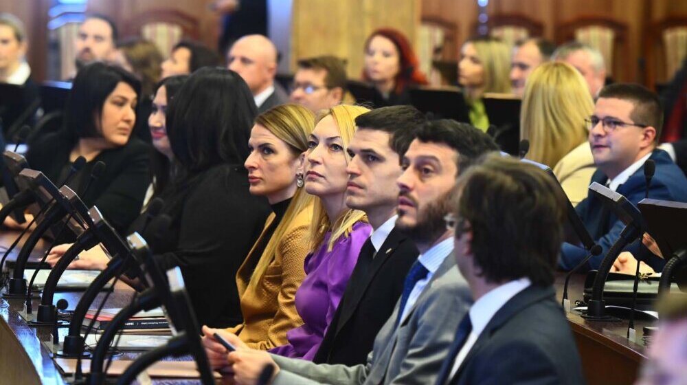 PRVA SEDNICA SKUPŠTINE VOJVODINE U NOVOM SAZIVU