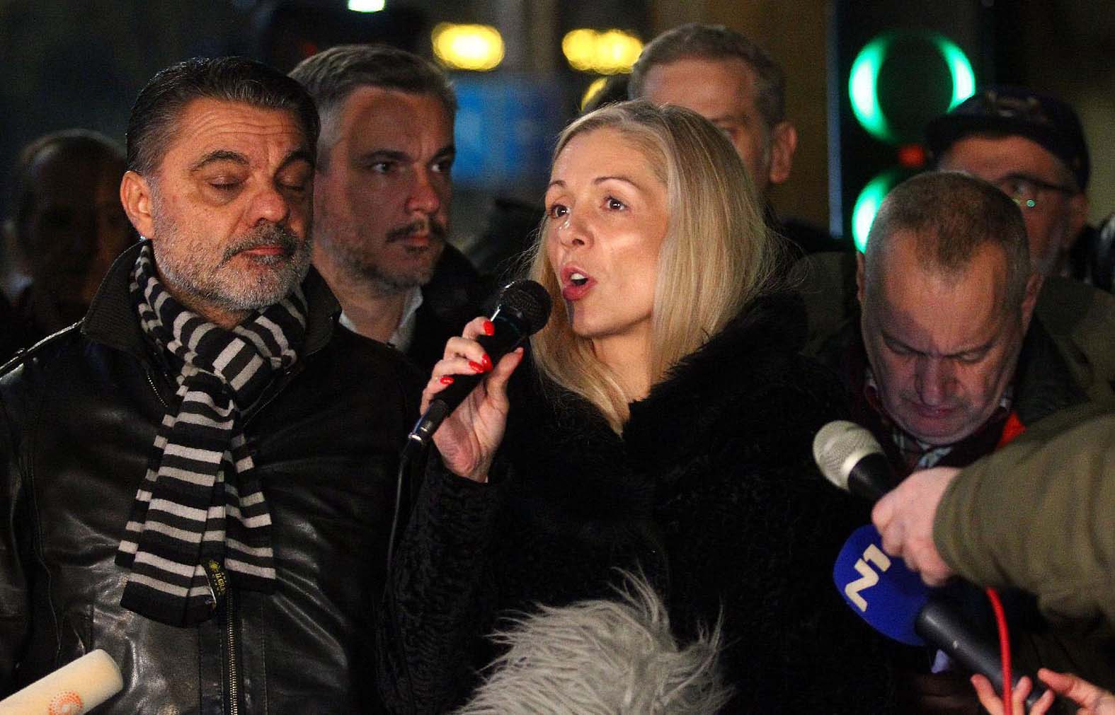 Kako će direktor Centra za socijalni rad u Žitorađi, i nedavno kandidat SNS za odbornika u toj opštini, glasati i na predstojećim lokalnim izborima u Nišu? 2