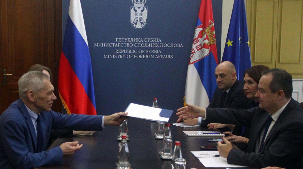 Bocan-Harčenko uručio Dačiću čestitku povodm Dana državnosti 1