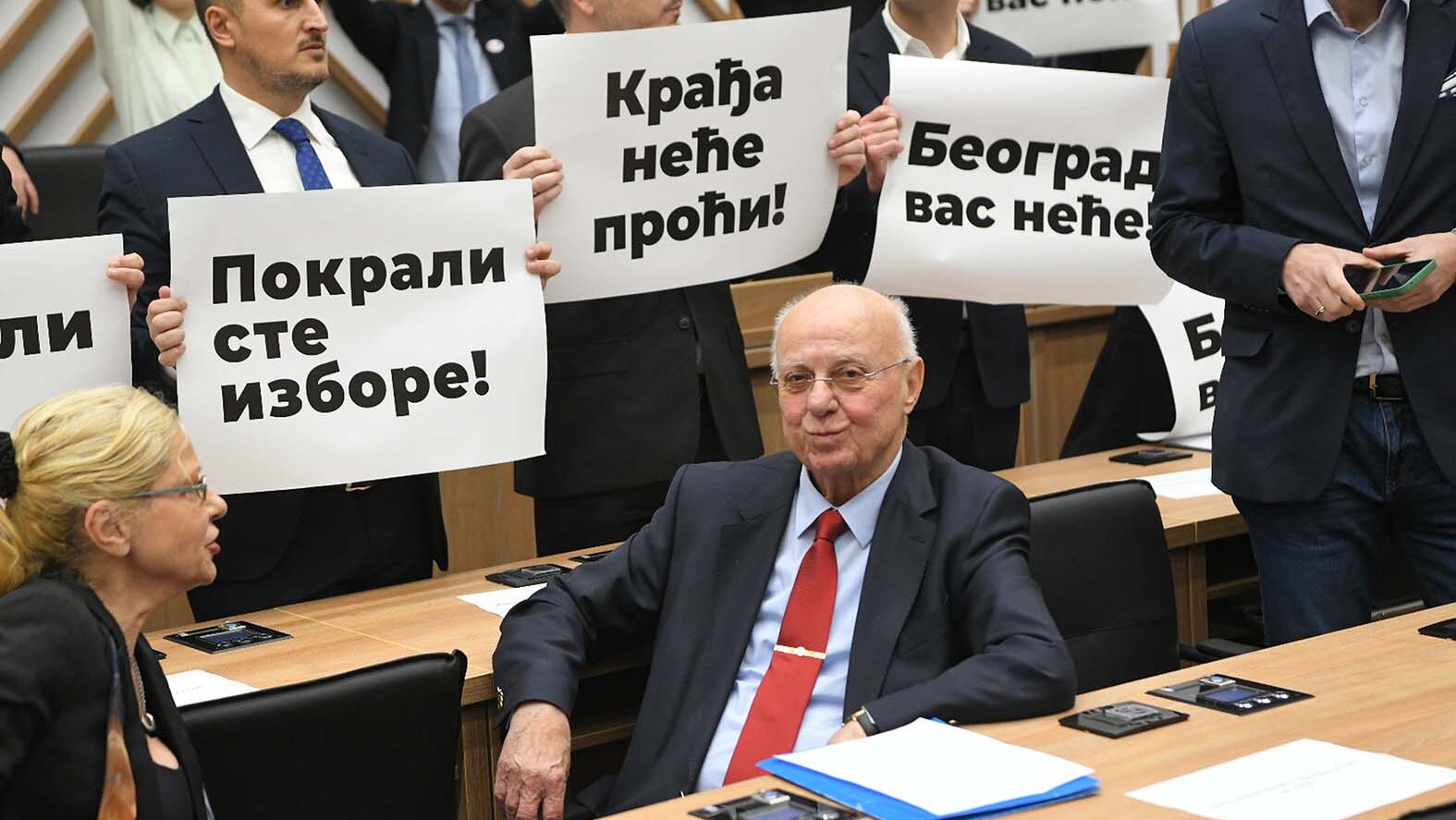 Da li će se drugovi i drugarice, socijalisti dozvati pameti nakon rezultata na lokalnim izborima i kako će odgovoriti na apel Ružića? 4