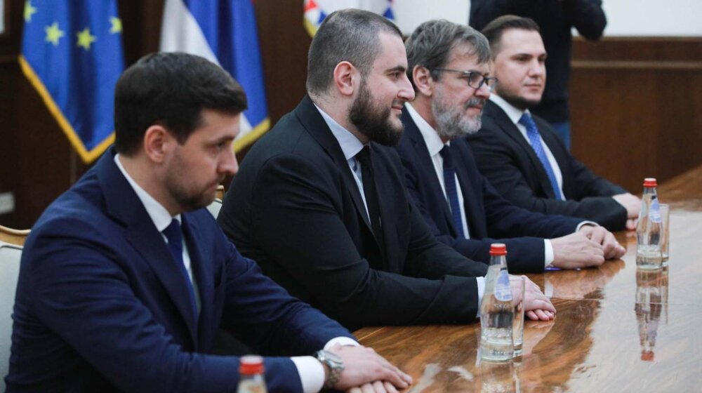 Vučić počeo razgovore sa Zukorlićem i Žigmanovim 1