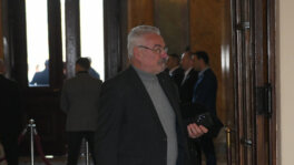 Branimir Nestorović Skupština Konstituisana Skupština, poslanici dve opozicione koalicije se zakleli van sale (VIDEO/FOTO) 7