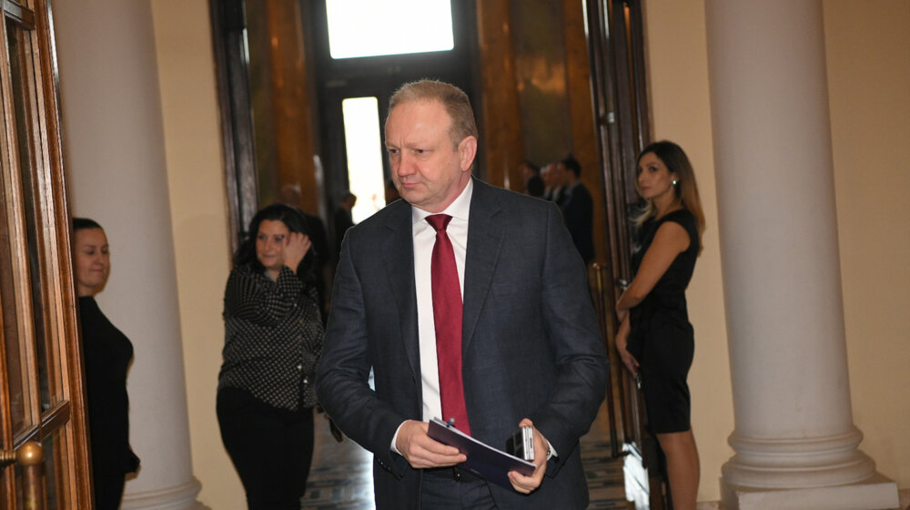 Đilas pozvao Vučića da uporede ocene: Upozoravam da ne laže, imam svedoka iz odeljenja (VIDEO) 1