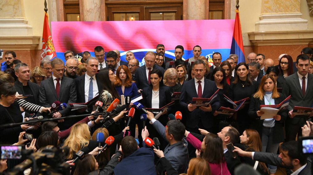 Dve Srbije, dve zakletve, jedna Skupština: Izbor predsednika parlamenta na čekanju 1