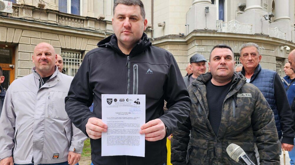 Vojni sindikat Srbije predao zahtev za sastanak s Vučićem 1