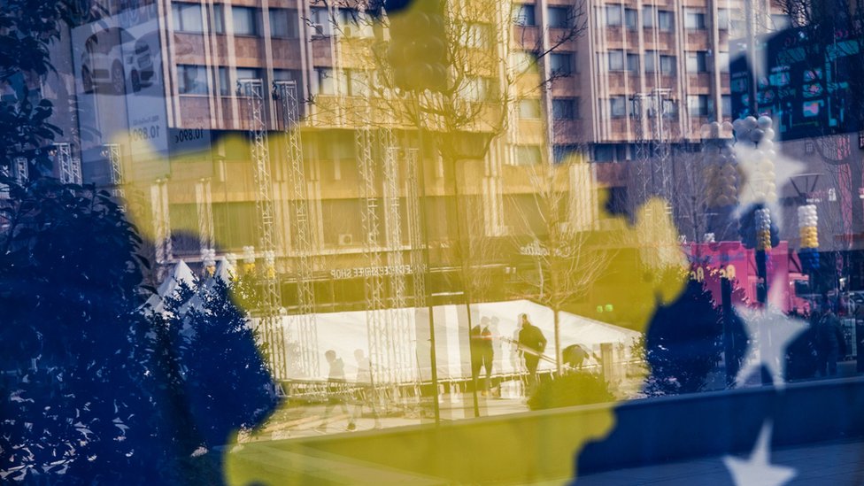 Srbija i Kosovo: Šta Prištini nedostaje na putu do potpune nezavisnosti 6 Zastava Kosova