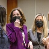 SAD: Majka optužena zato što nije sprečila sina da ubije četvoro đaka u Mičigenu 3
