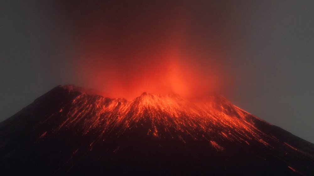 Vulkan Popokatepetl izazvao haos na aerodromima u Meksiku 1