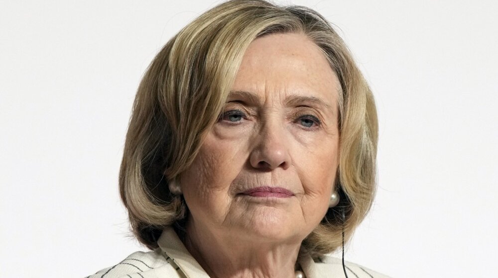 "Korisni idiot": Kako Hilari Klinton opisuje Takera Karlsona koji je intervjuisao Putina (VIDEO) 1