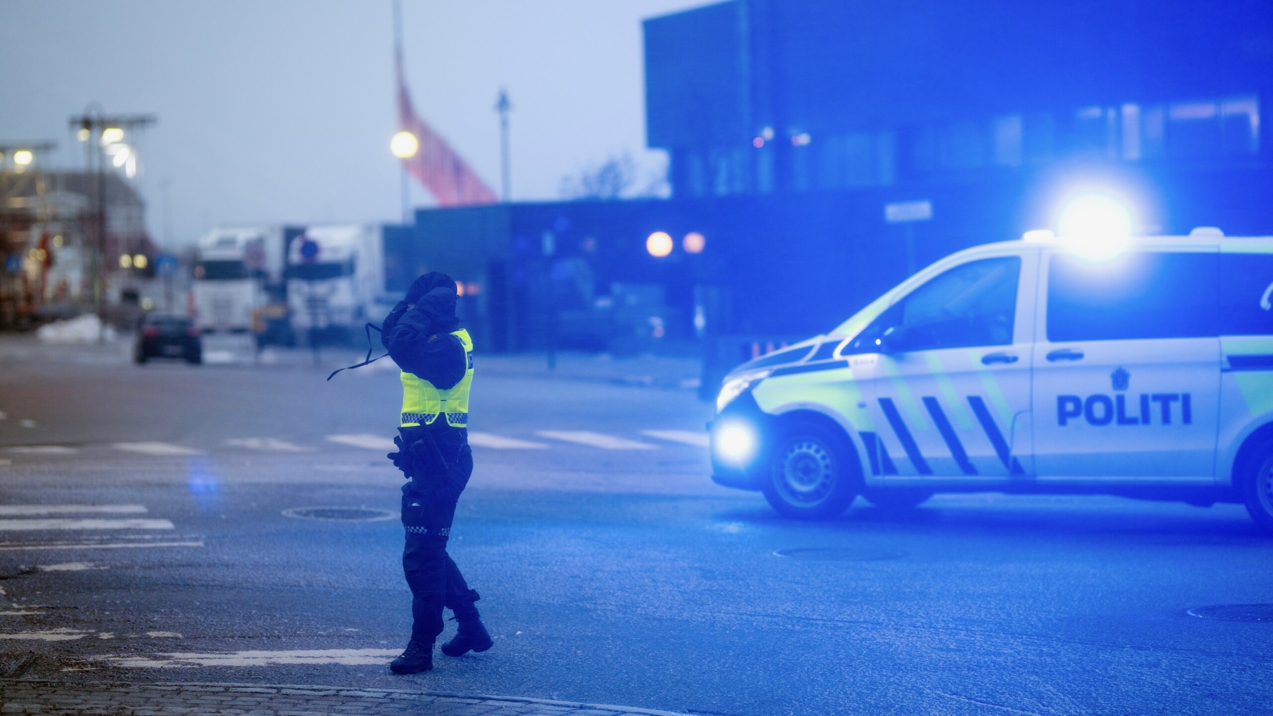 Reporterka Danasa u Norveškoj, koju je pogodila najsnažnija oluja u poslednjih 30 godina: Zatvorene škole i vrtići, vetar nosio krovove i drveće (FOTO) 3 Reporterka Danasa u Norveškoj, koju je pogodila najsnažnija oluja u poslednjih 30 godina: Zatvorene škole i vrtići, vetar nosio krovove i drveće (FOTO) 3